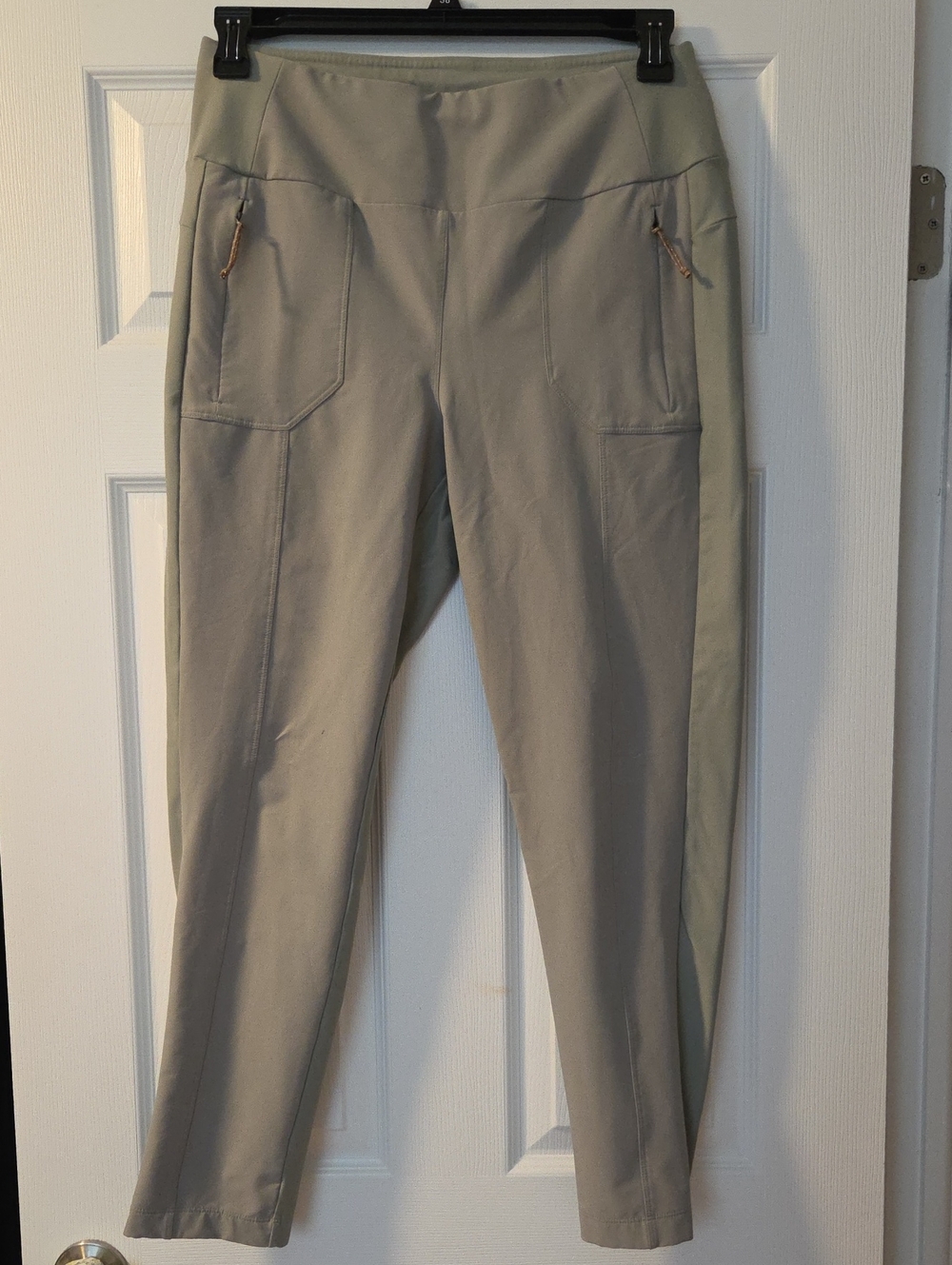Avalanche Brand Leggings Size Large In Sage Green